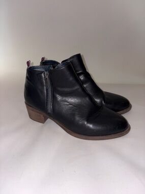 Tommy Hilfiger Black Leather Ankle Booties with Side Zip Size 5